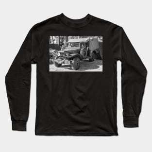 World War 2 off-road military vehicle Long Sleeve T-Shirt